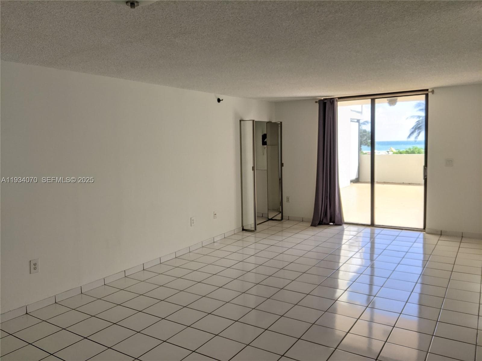 A11934070 — Miami Beach — 7