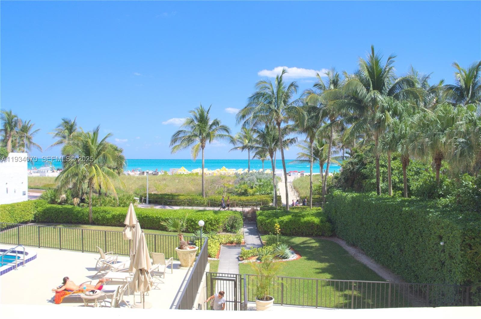 A11934070 — Miami Beach