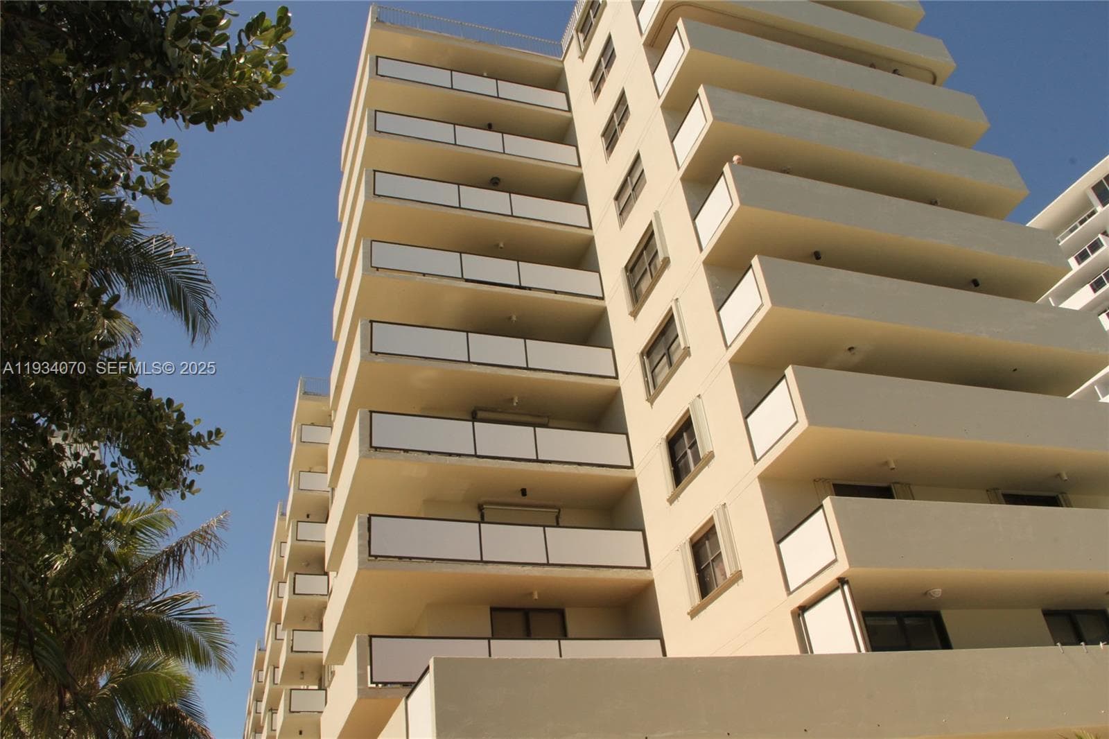 A11934070 — Miami Beach — 25