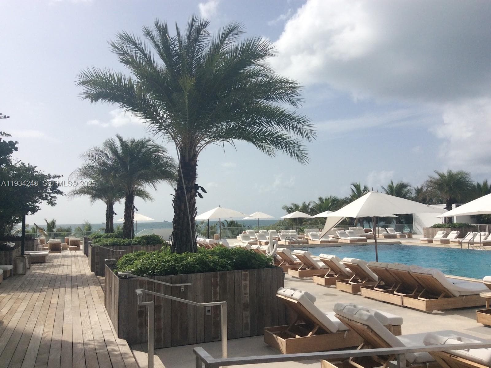 A11934248 — Miami Beach — 47
