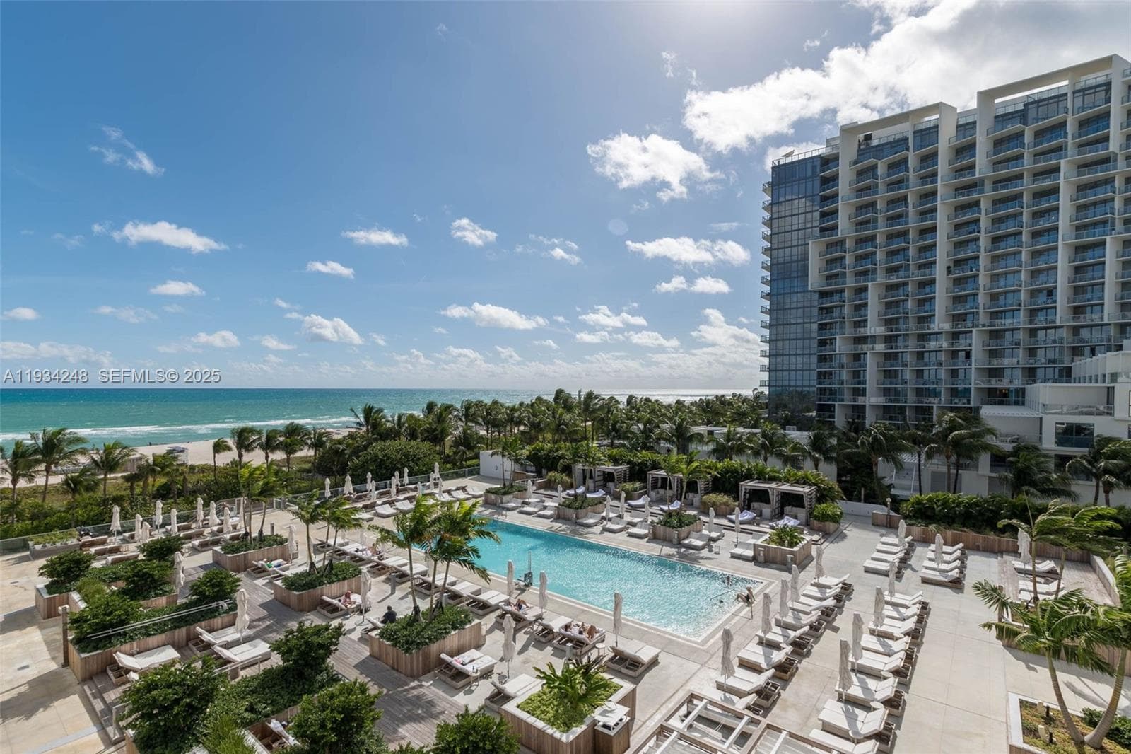 A11934248 — Miami Beach — 12