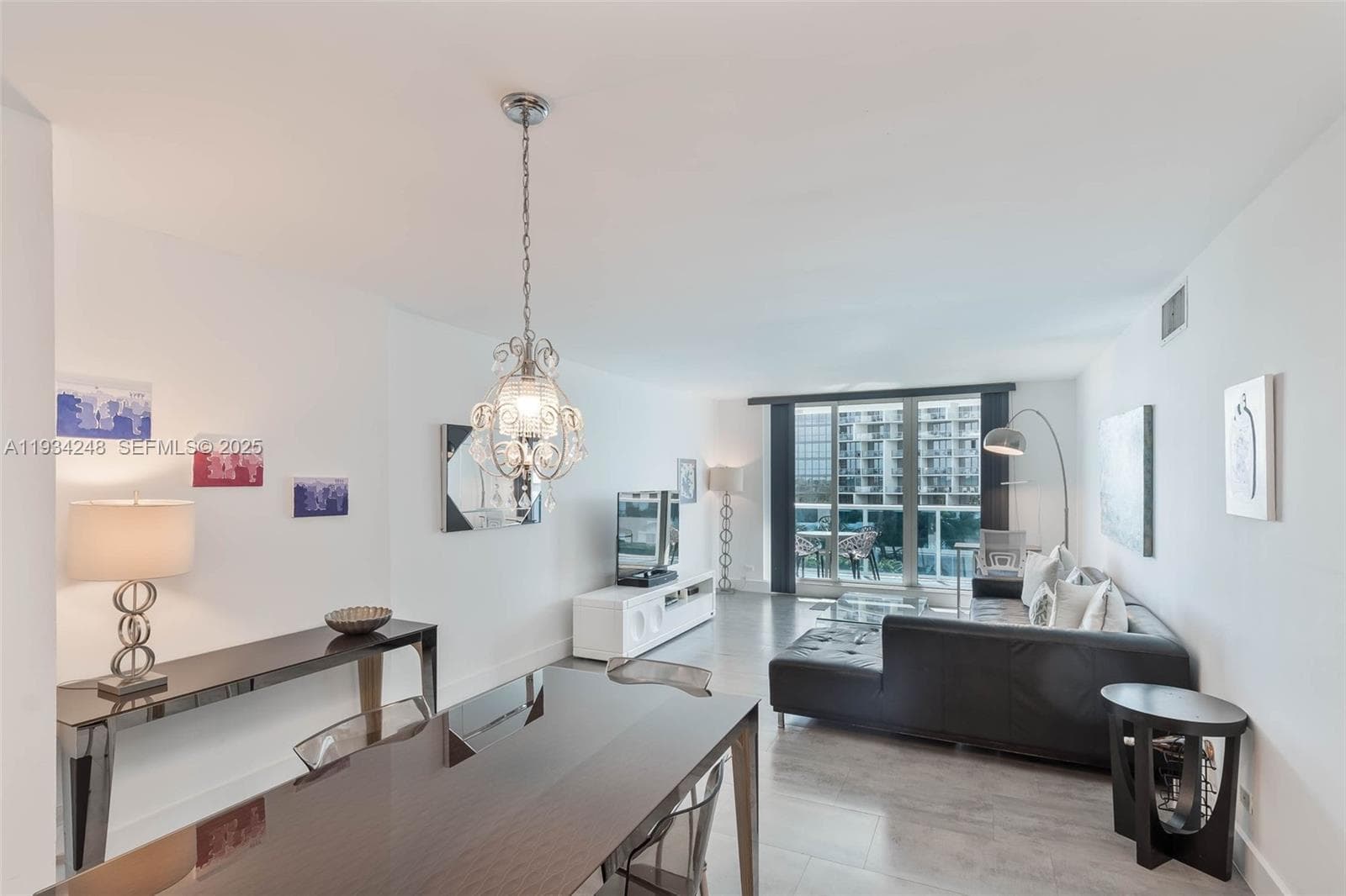 A11934248 — Miami Beach — 3