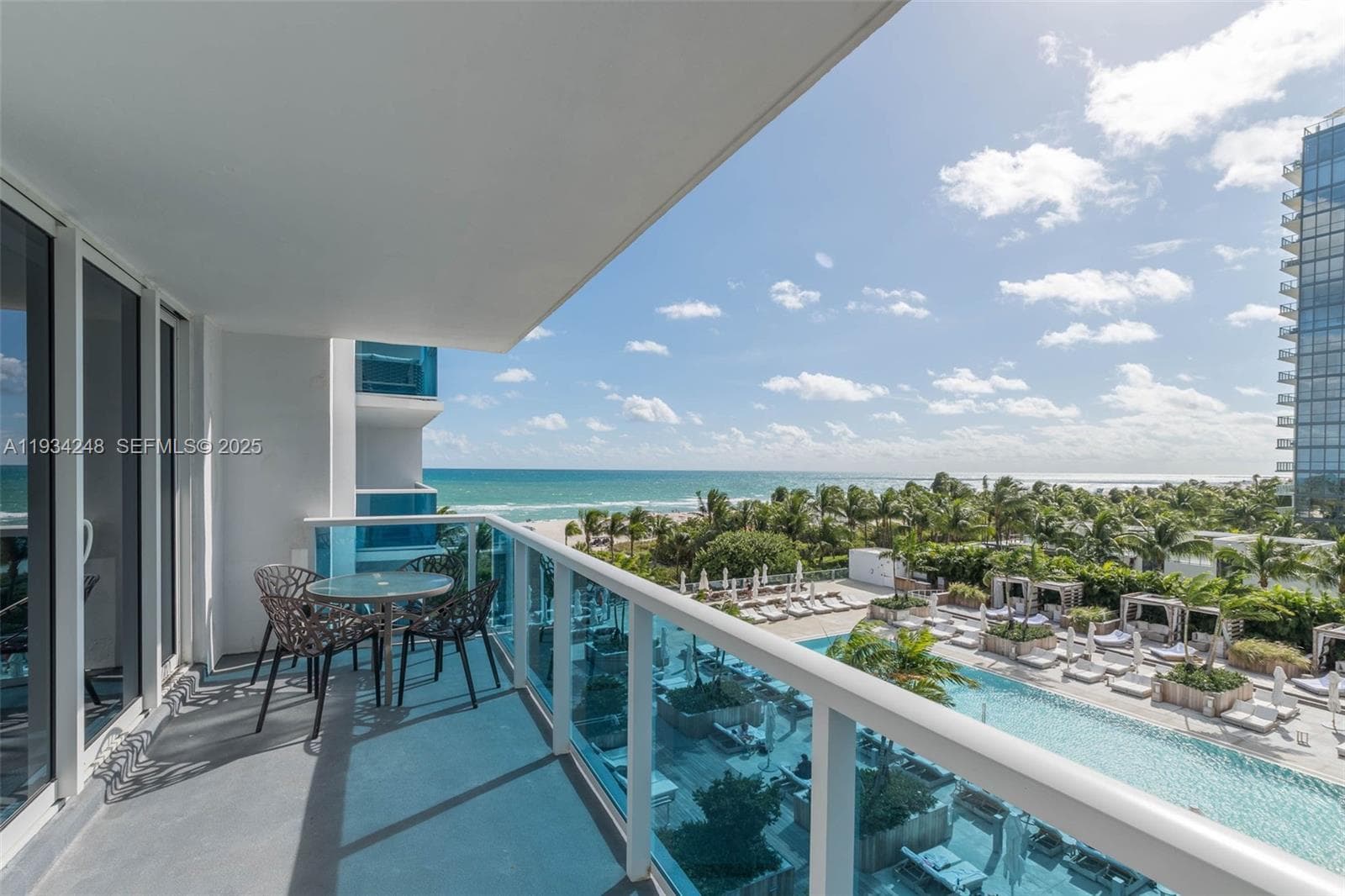A11934248 — Miami Beach