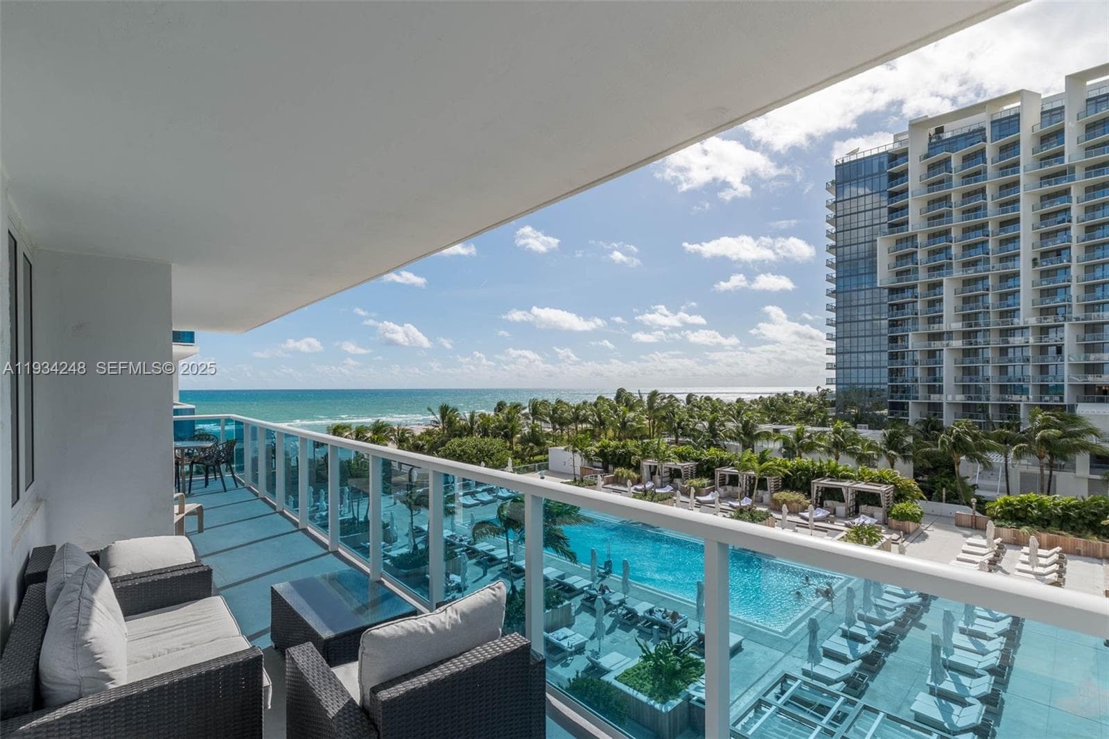 A11934248 — Miami Beach — 10