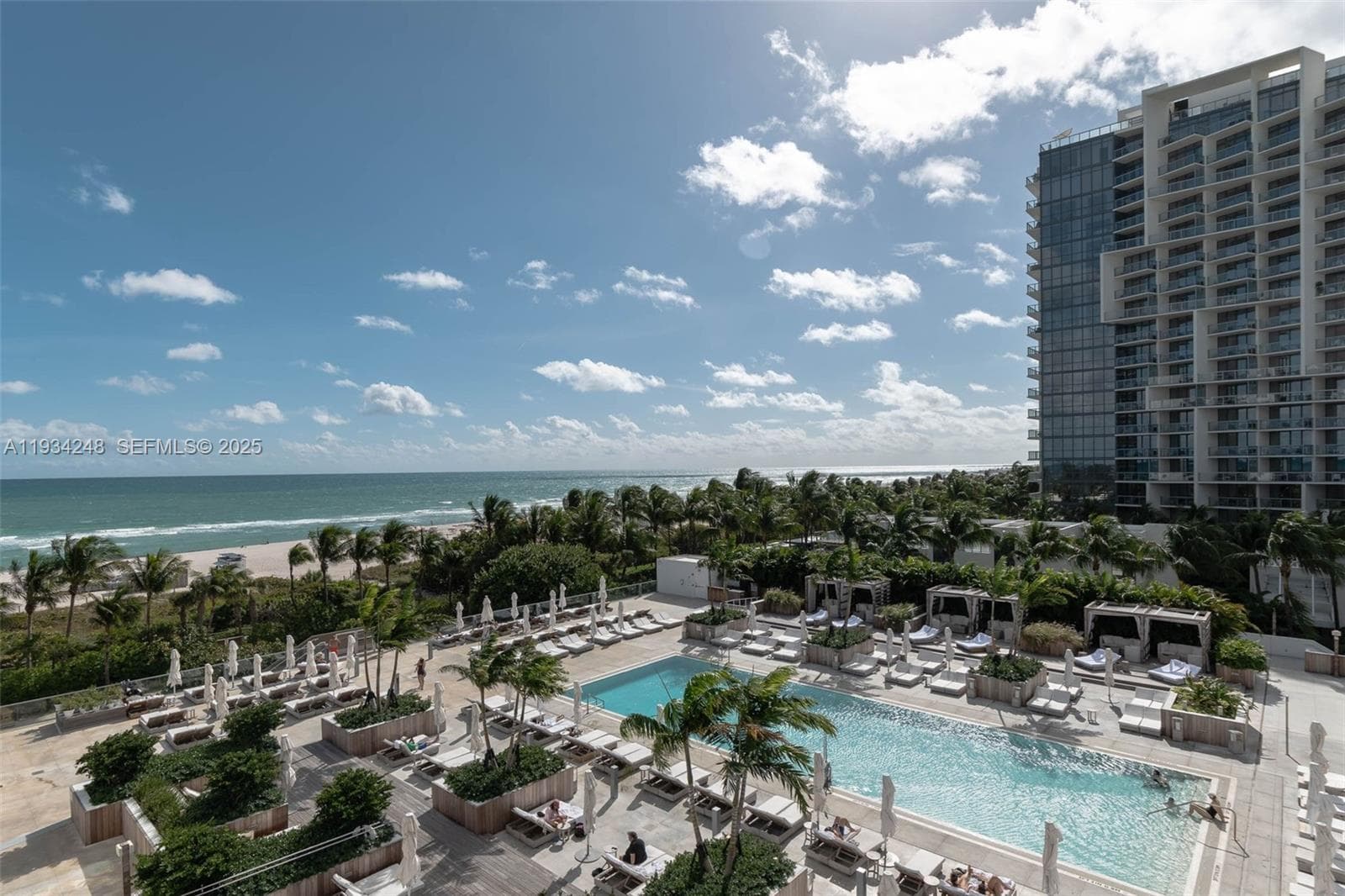 A11934248 — Miami Beach — 11