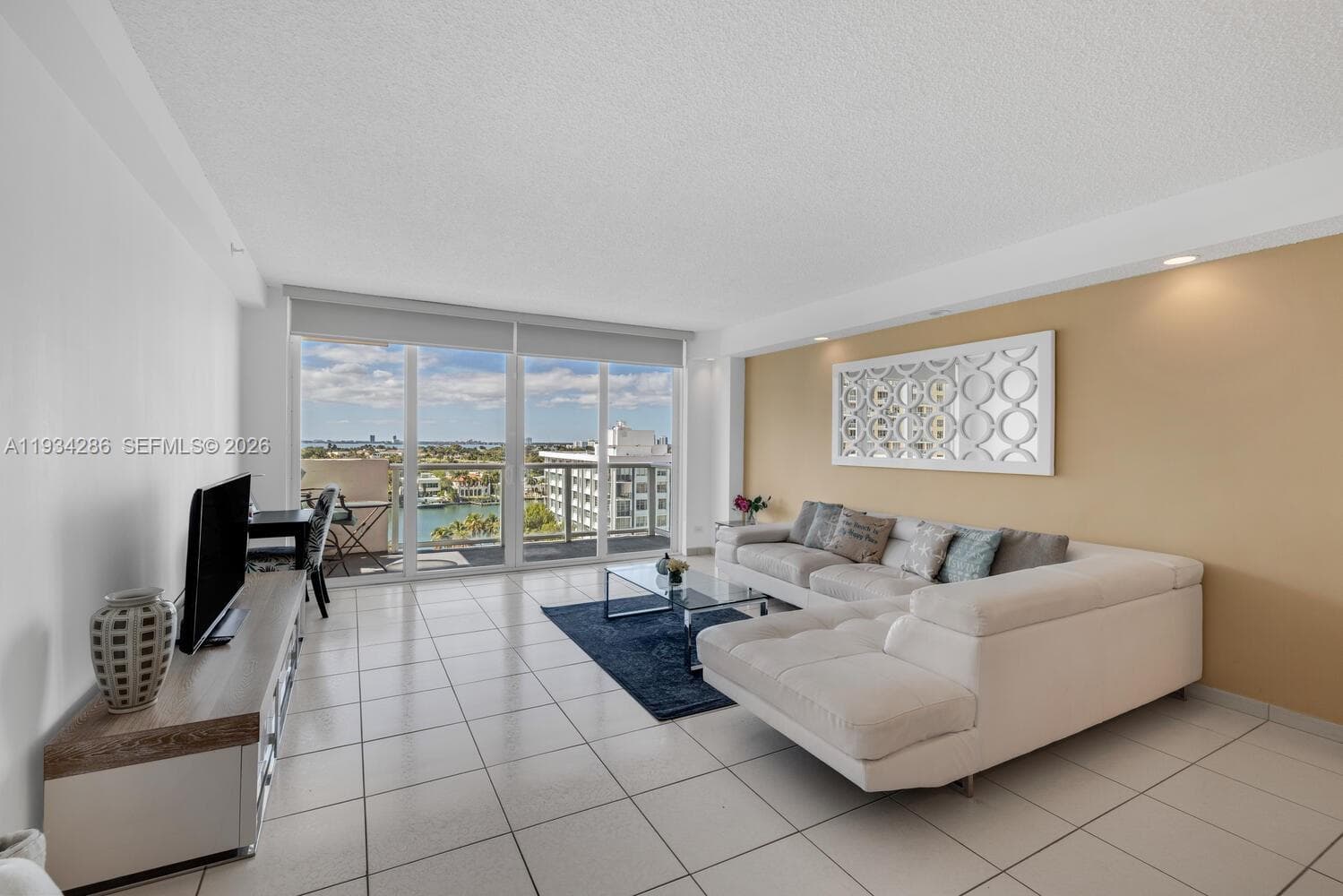 A11934286 — Miami Beach — 16