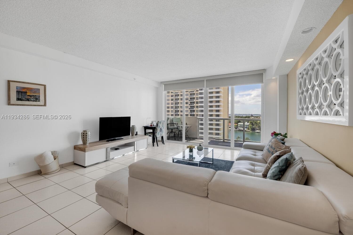 A11934286 — Miami Beach — 18
