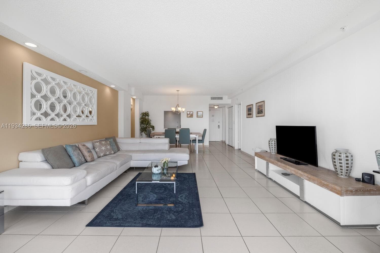 A11934286 — Miami Beach — 19