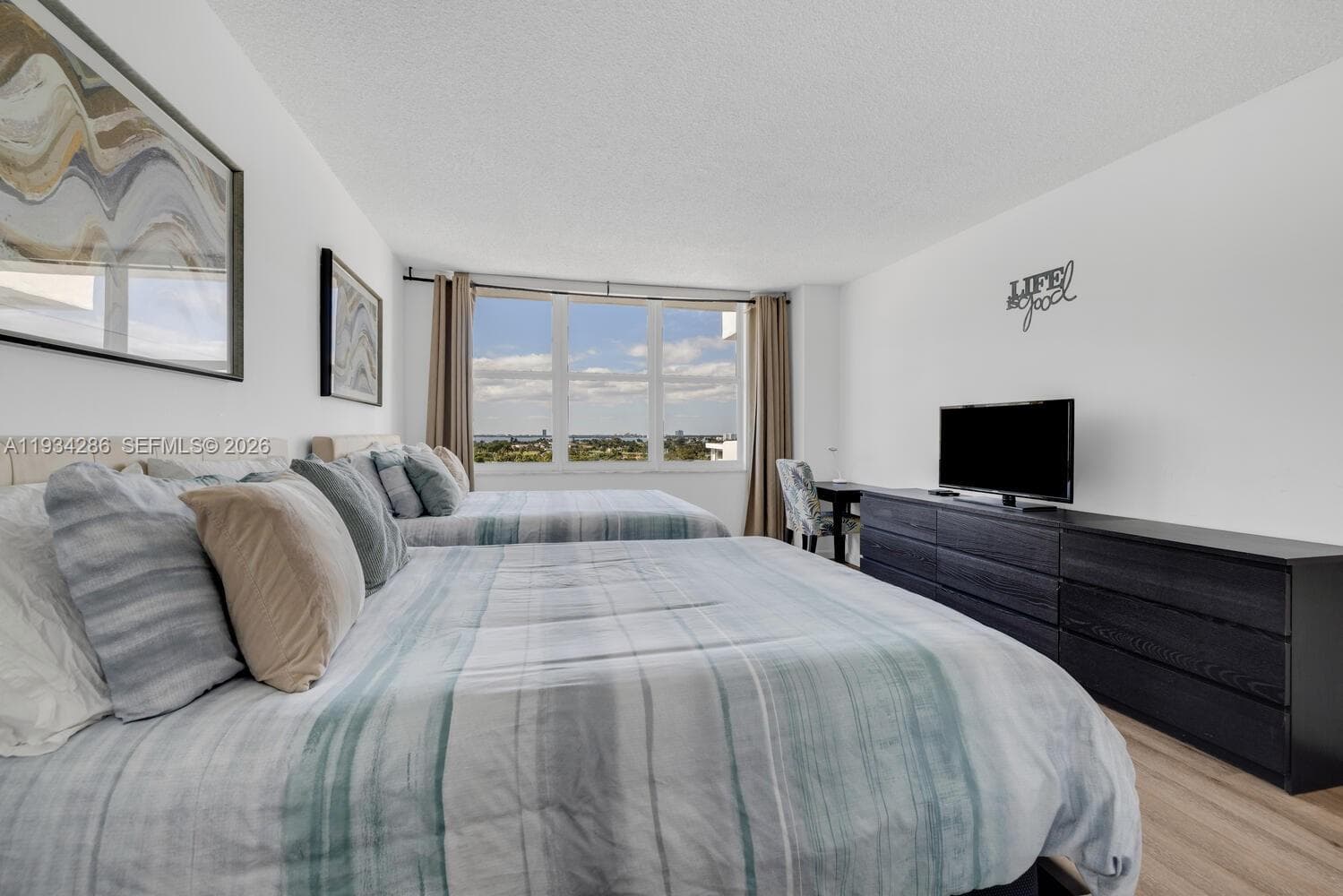 A11934286 — Miami Beach — 25