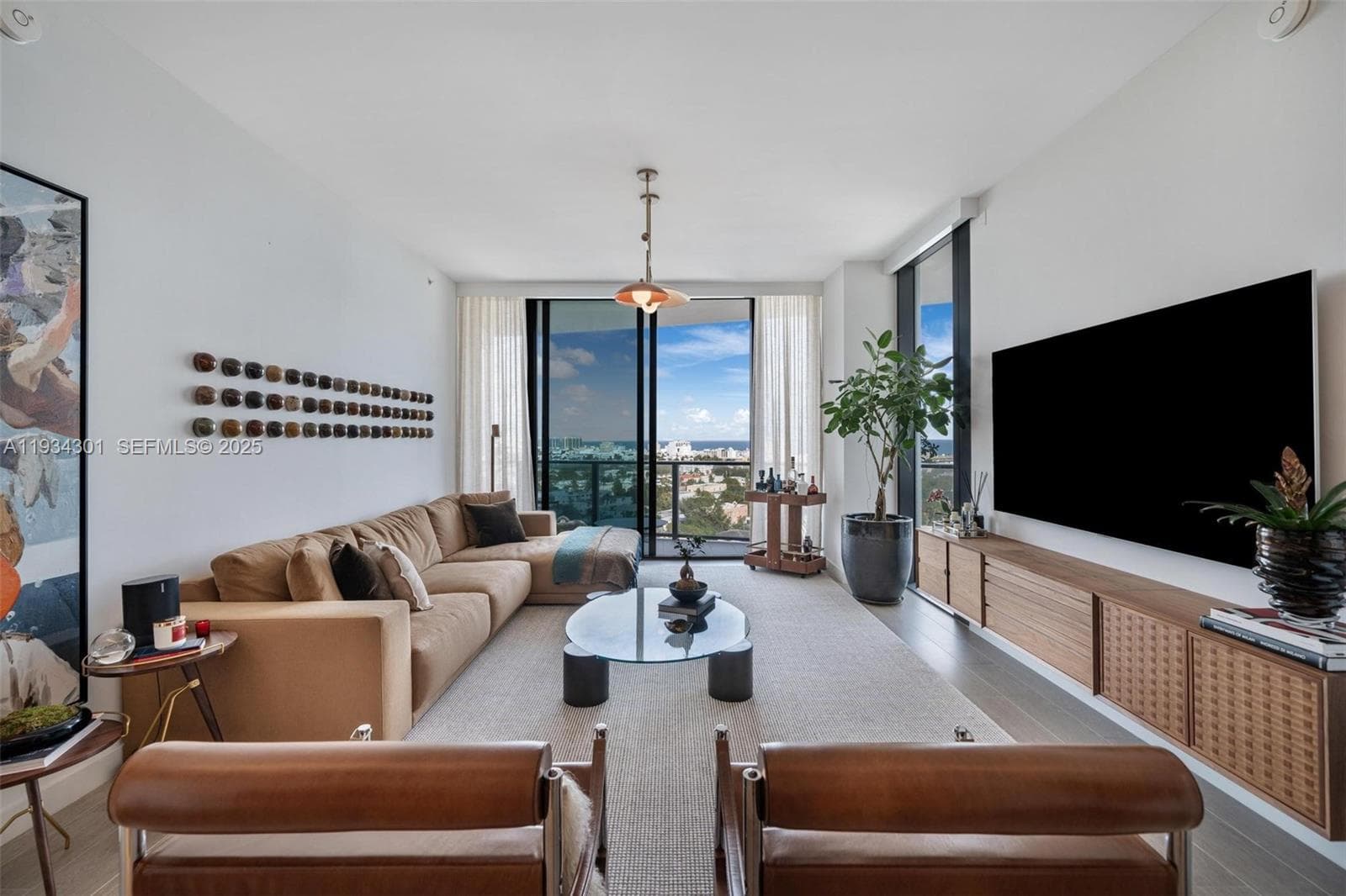 A11934301 — Miami Beach — 2