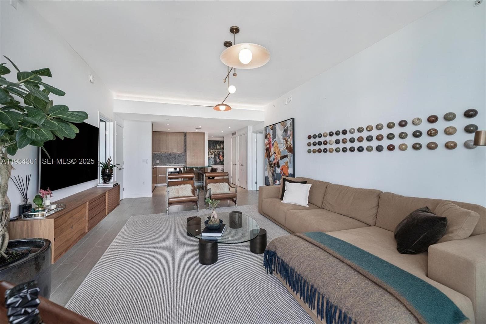 A11934301 — Miami Beach — 7