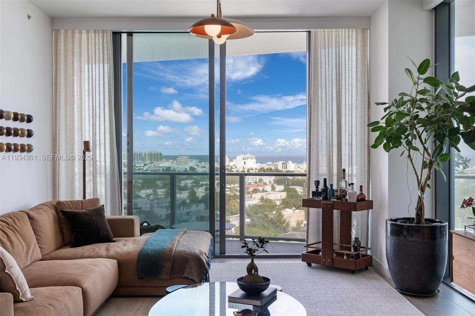 A11934301 — Miami Beach — 3