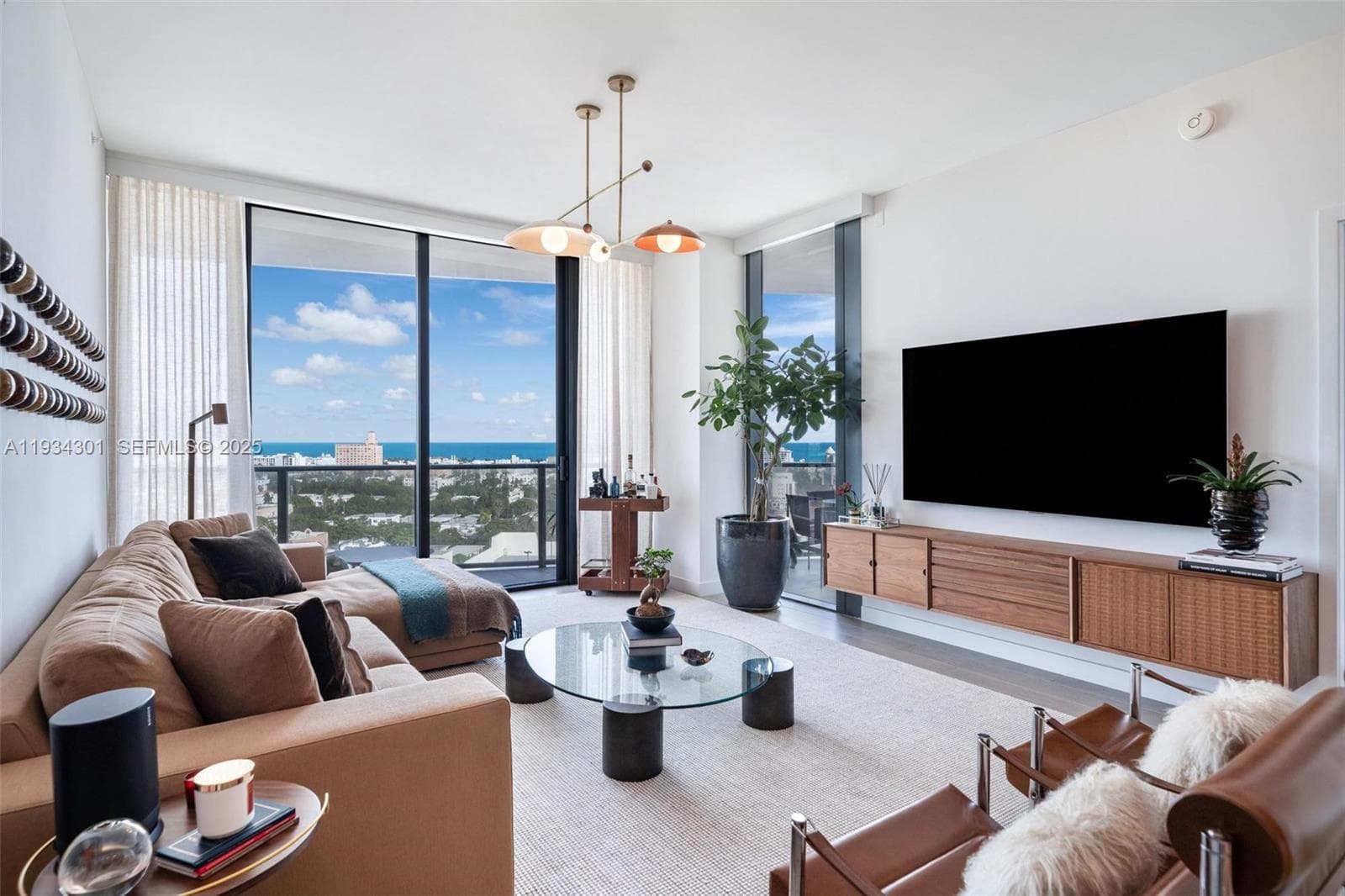 A11934301 — Miami Beach — 8