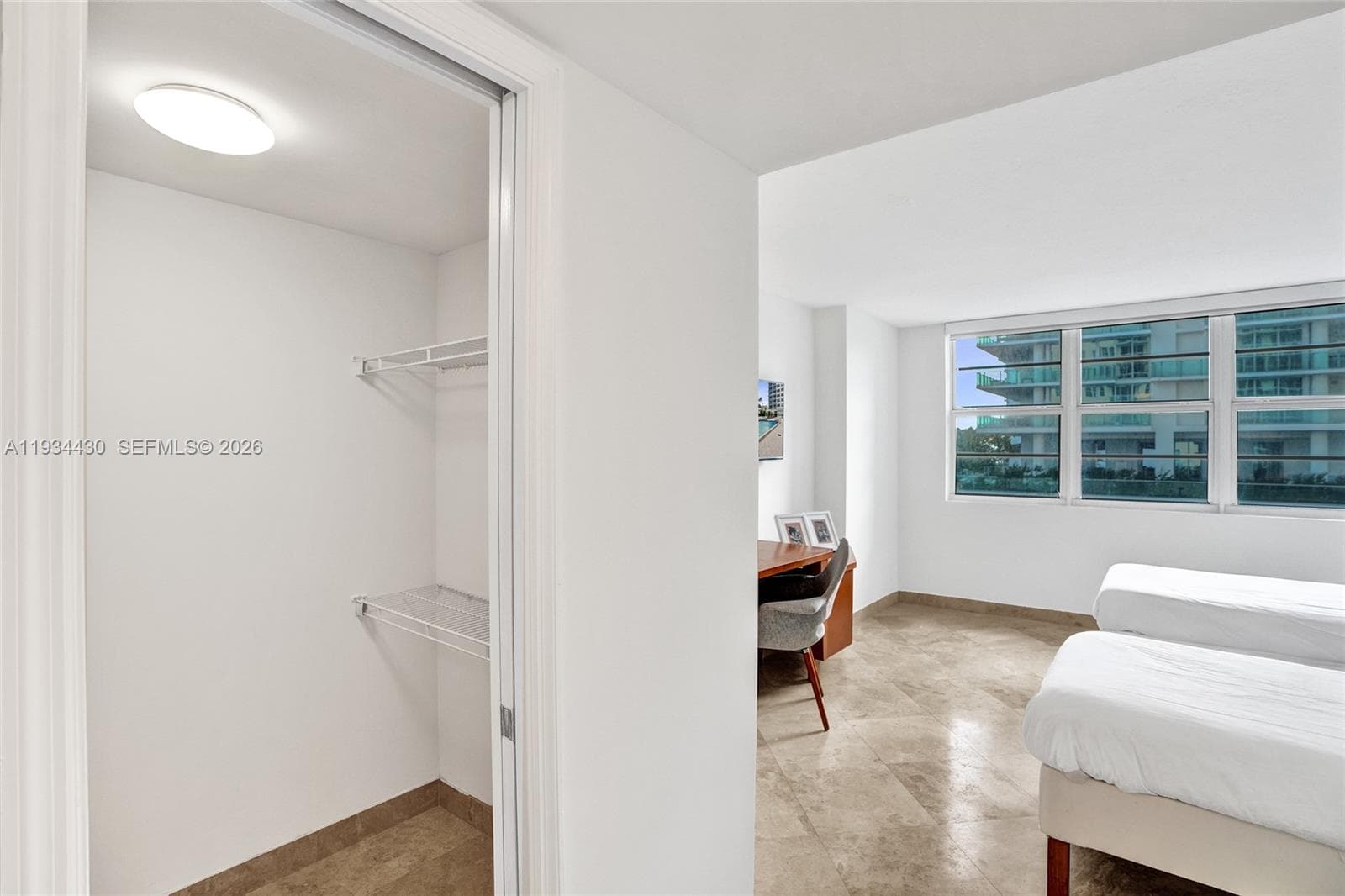 A11934430 — Miami Beach — 27
