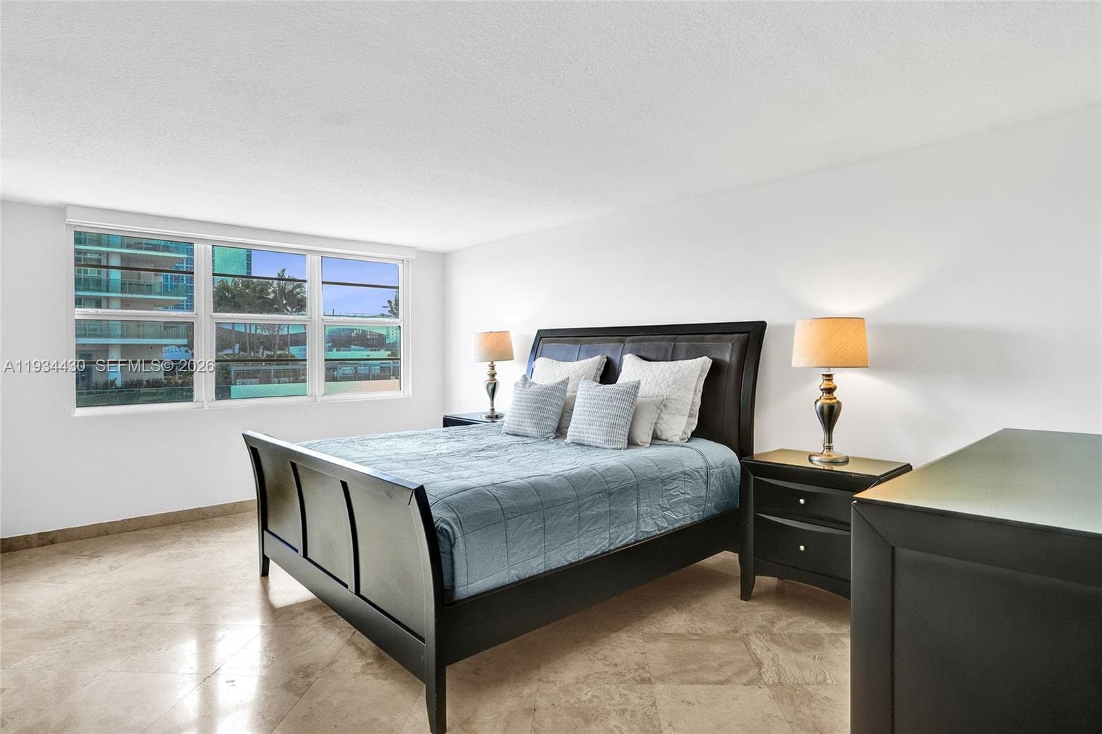 A11934430 — Miami Beach — 17