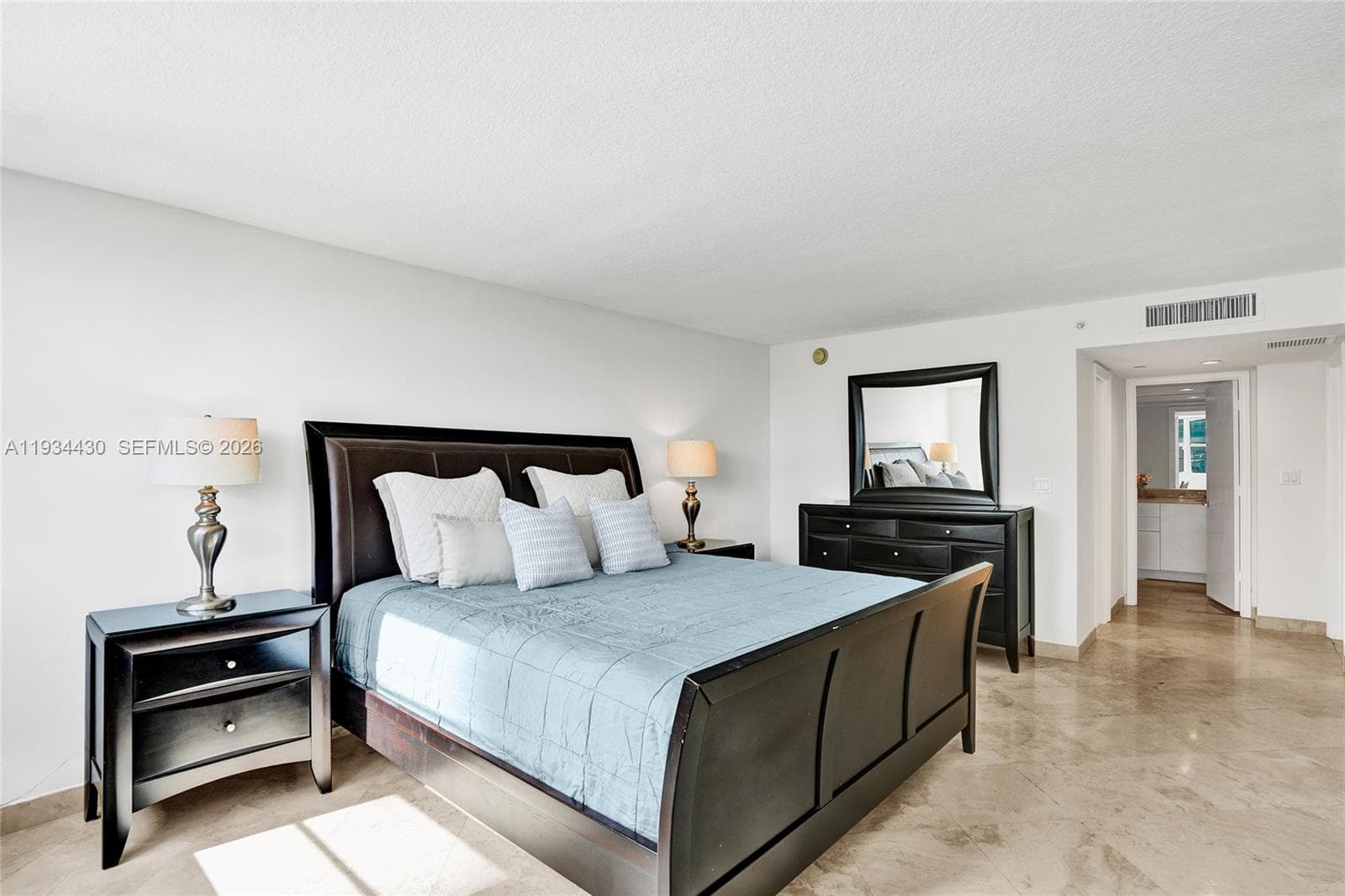 A11934430 — Miami Beach — 18