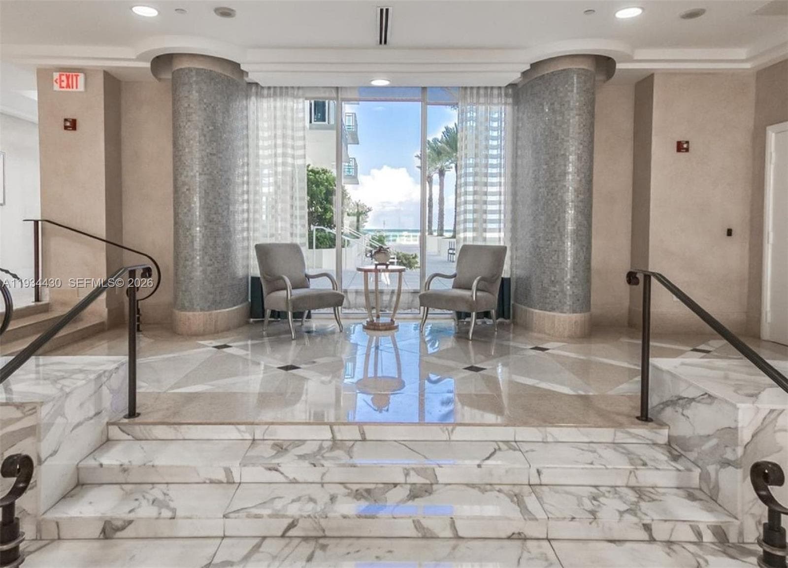 A11934430 — Miami Beach — 37