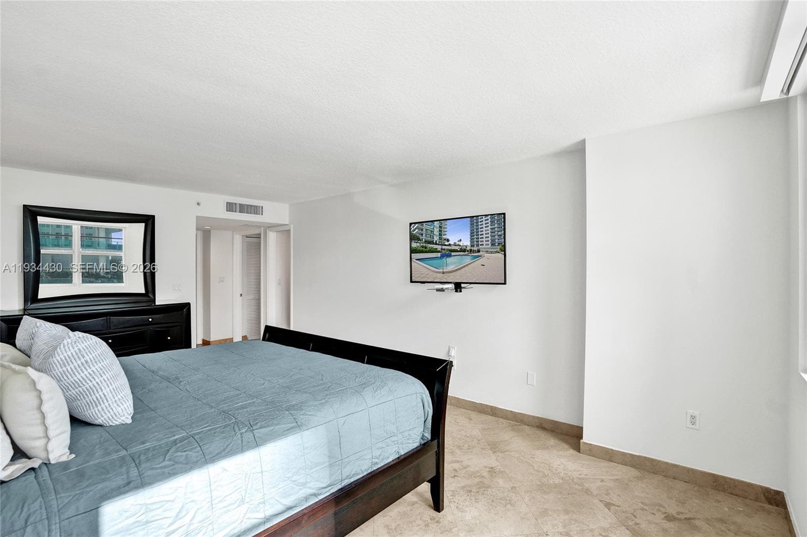 A11934430 — Miami Beach — 19