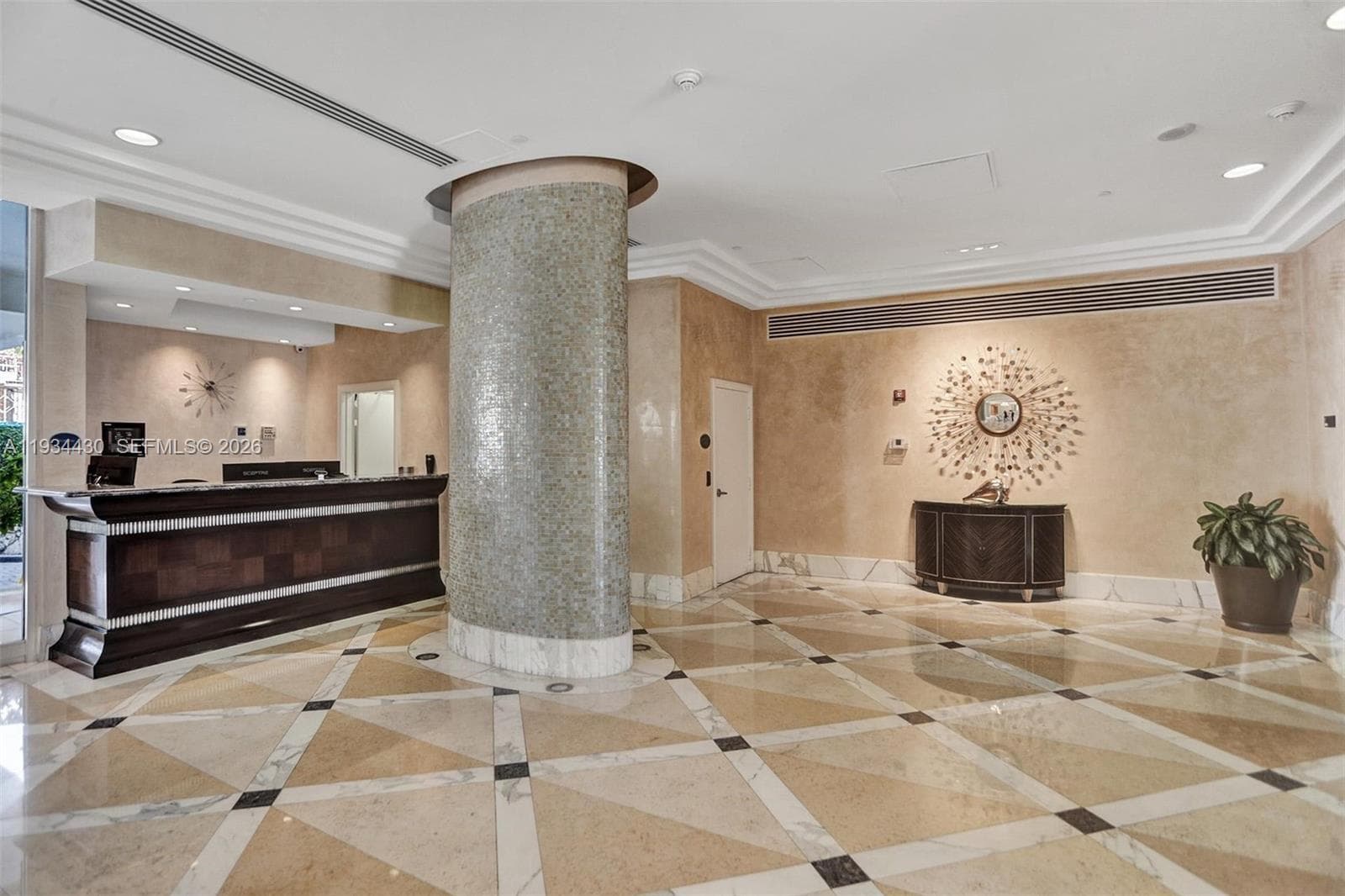 A11934430 — Miami Beach — 35