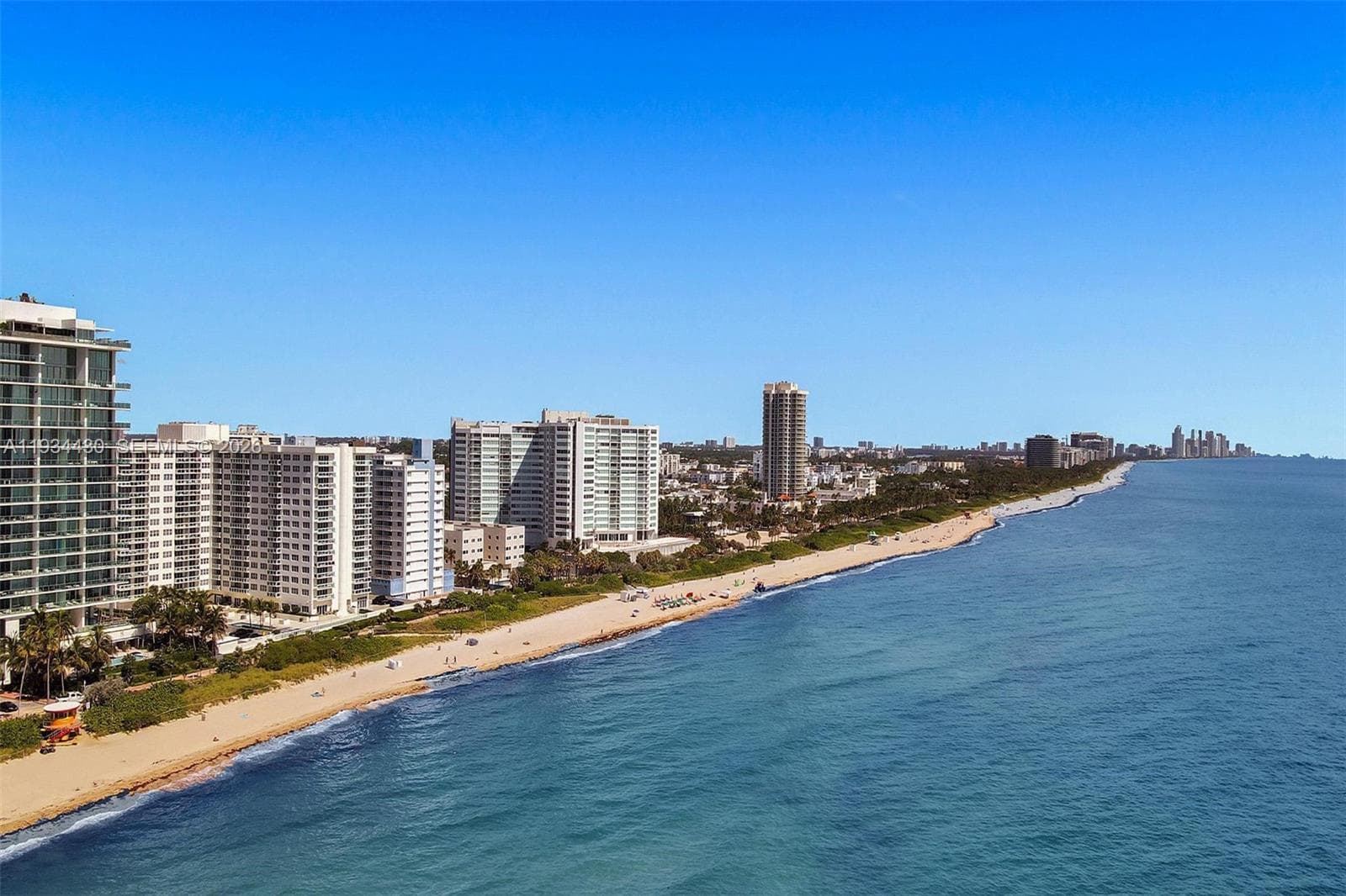A11934430 — Miami Beach — 60