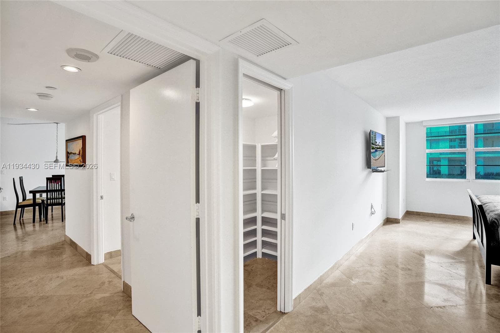 A11934430 — Miami Beach — 21