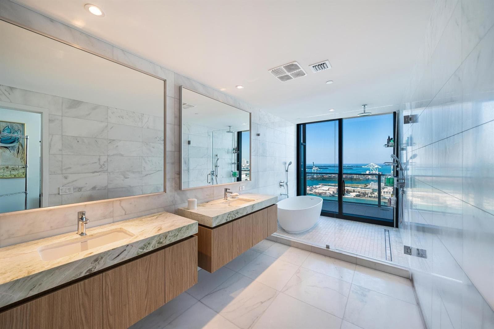 F10542192 — Miami Beach — 23