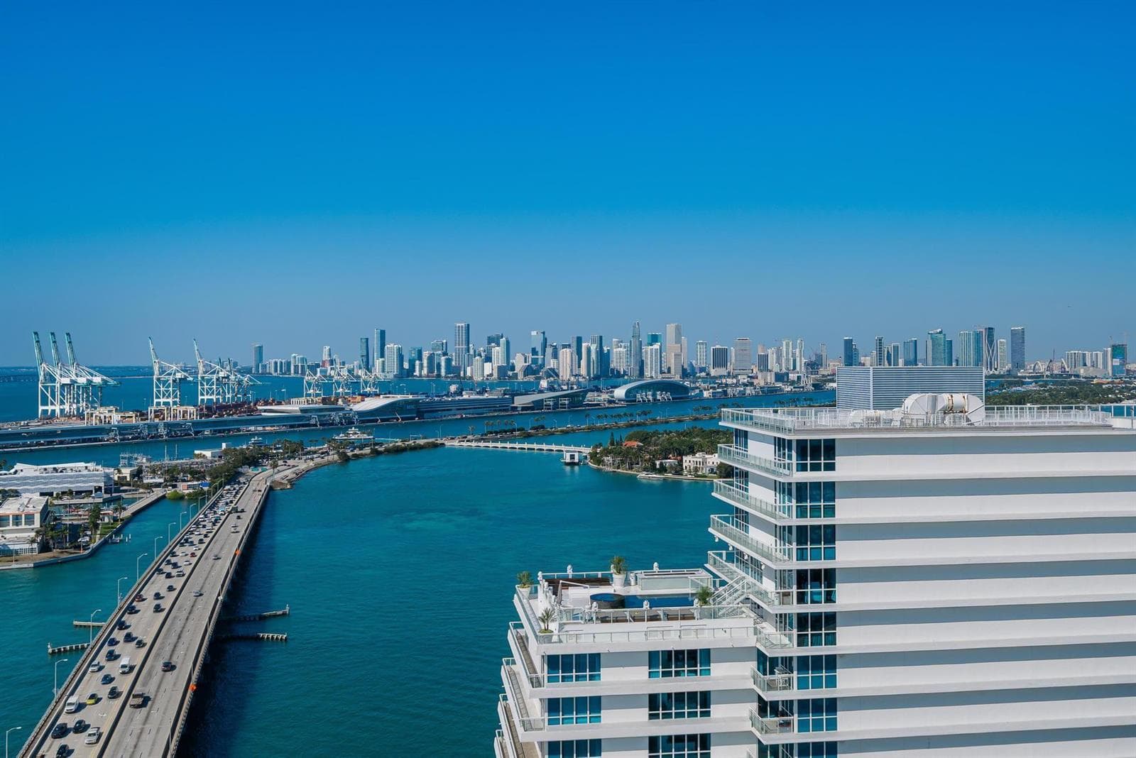F10542192 — Miami Beach — 31