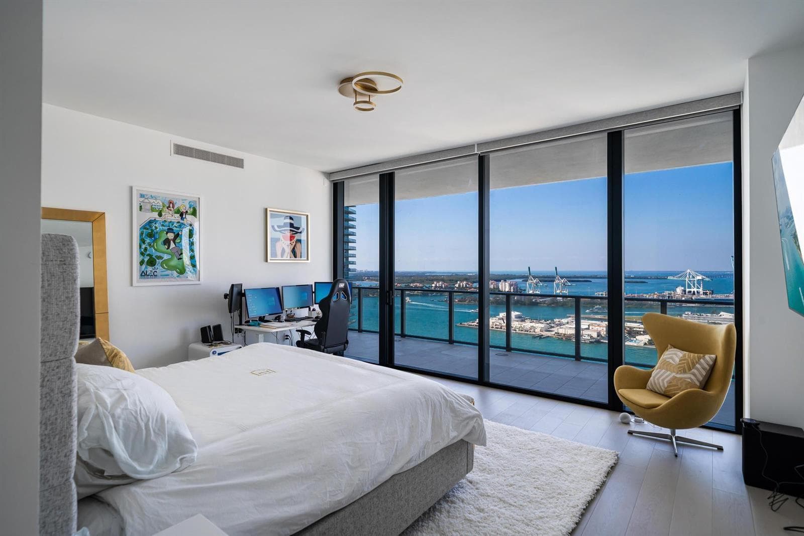 F10542192 — Miami Beach — 21