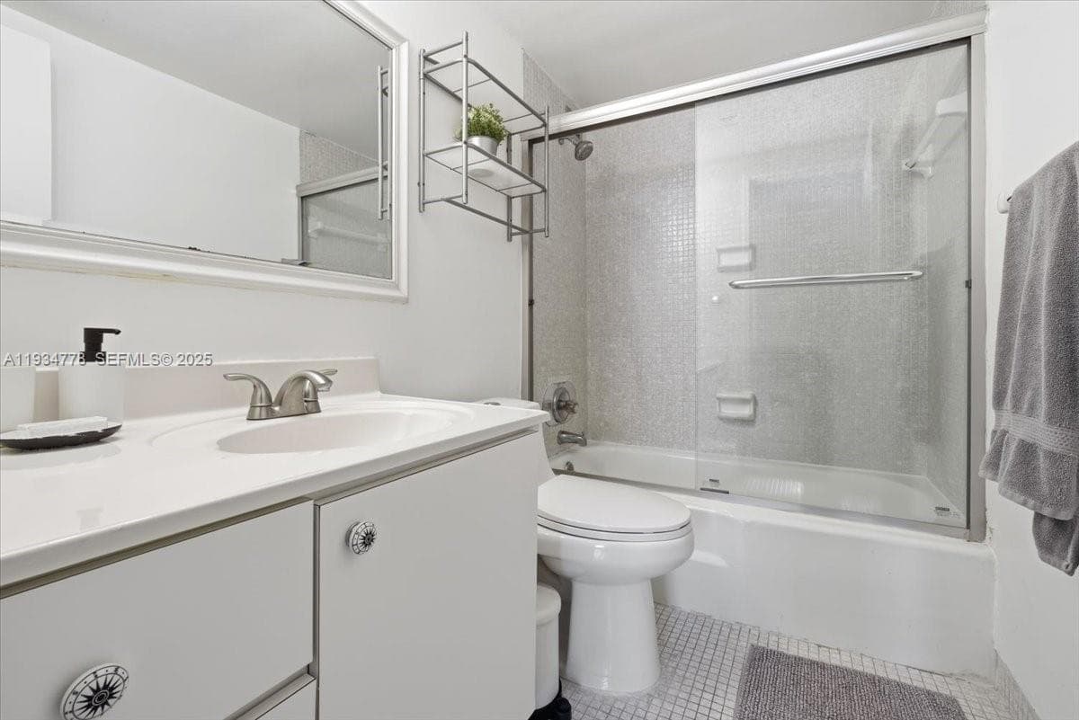 A11934778 — Miami Beach — 14