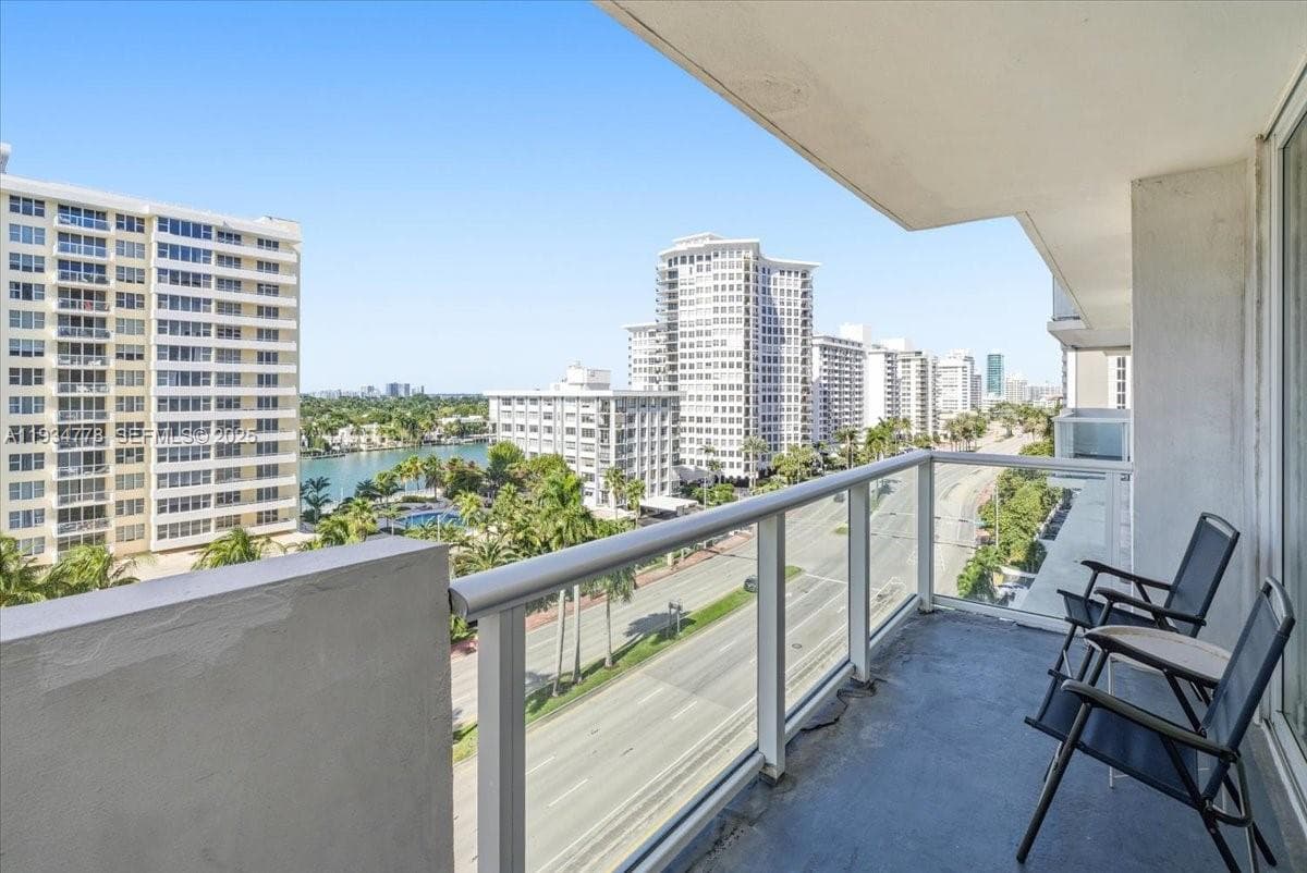A11934778 — Miami Beach — 18