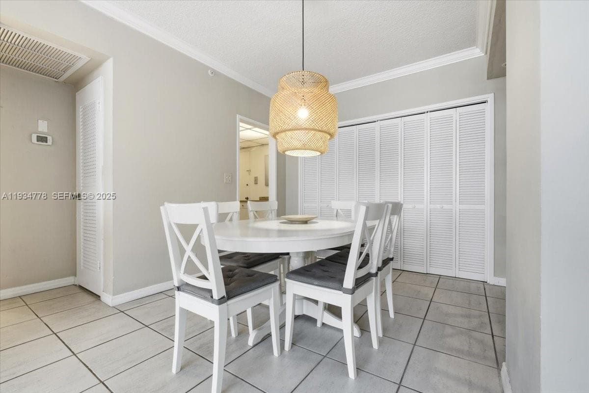 A11934778 — Miami Beach — 8