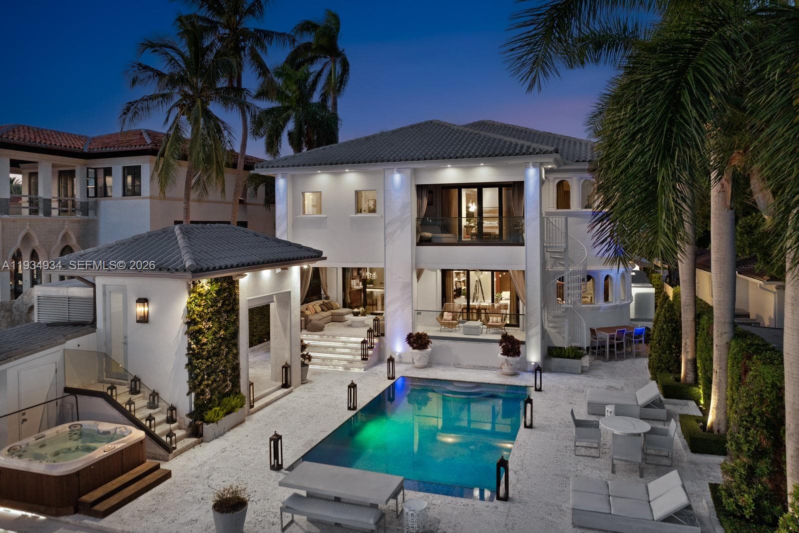 A11934934 — Miami Beach