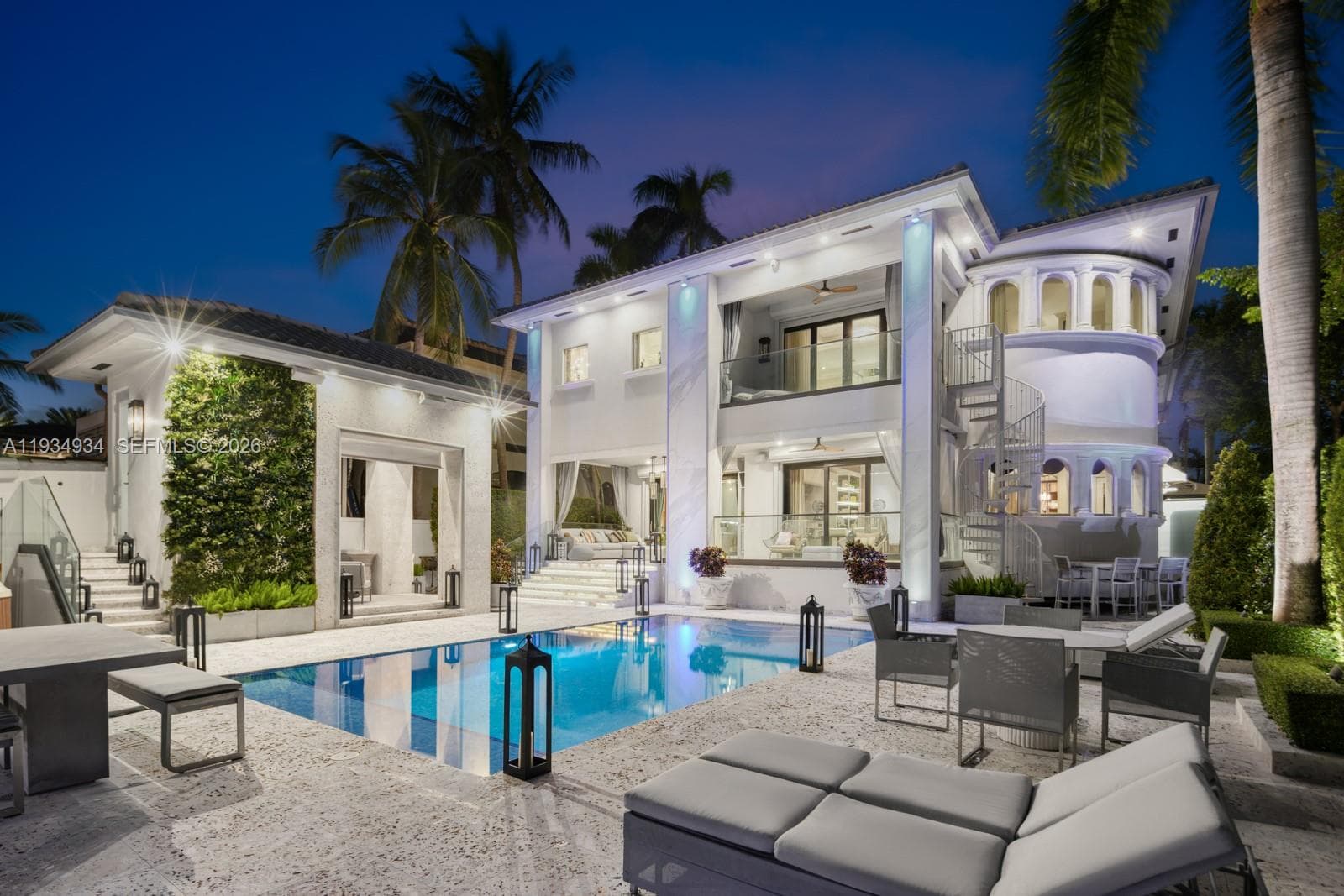 A11934934 — Miami Beach — 38