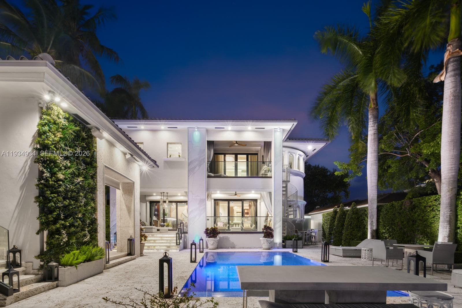 A11934934 — Miami Beach — 39