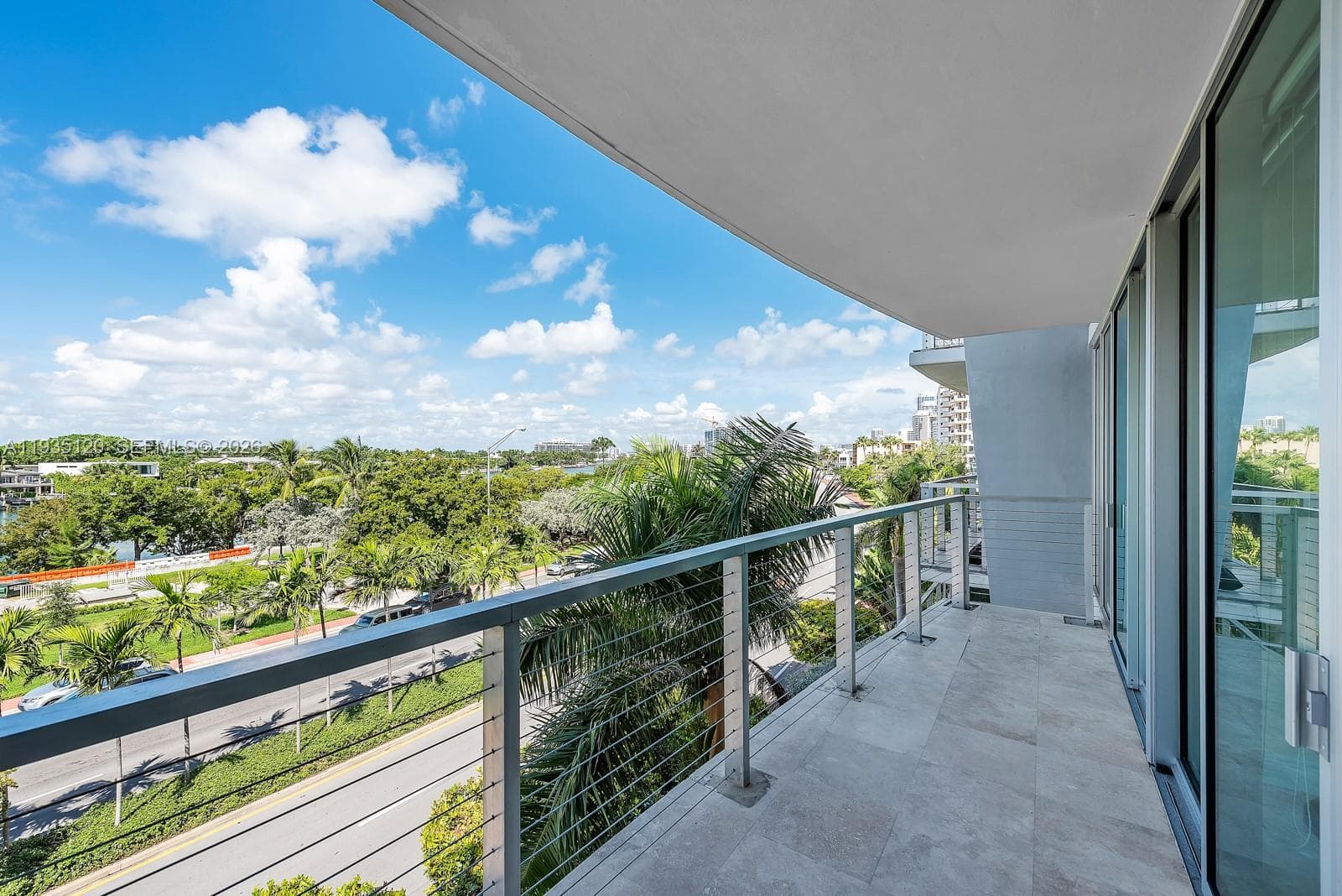 A11935120 — Miami Beach — 13