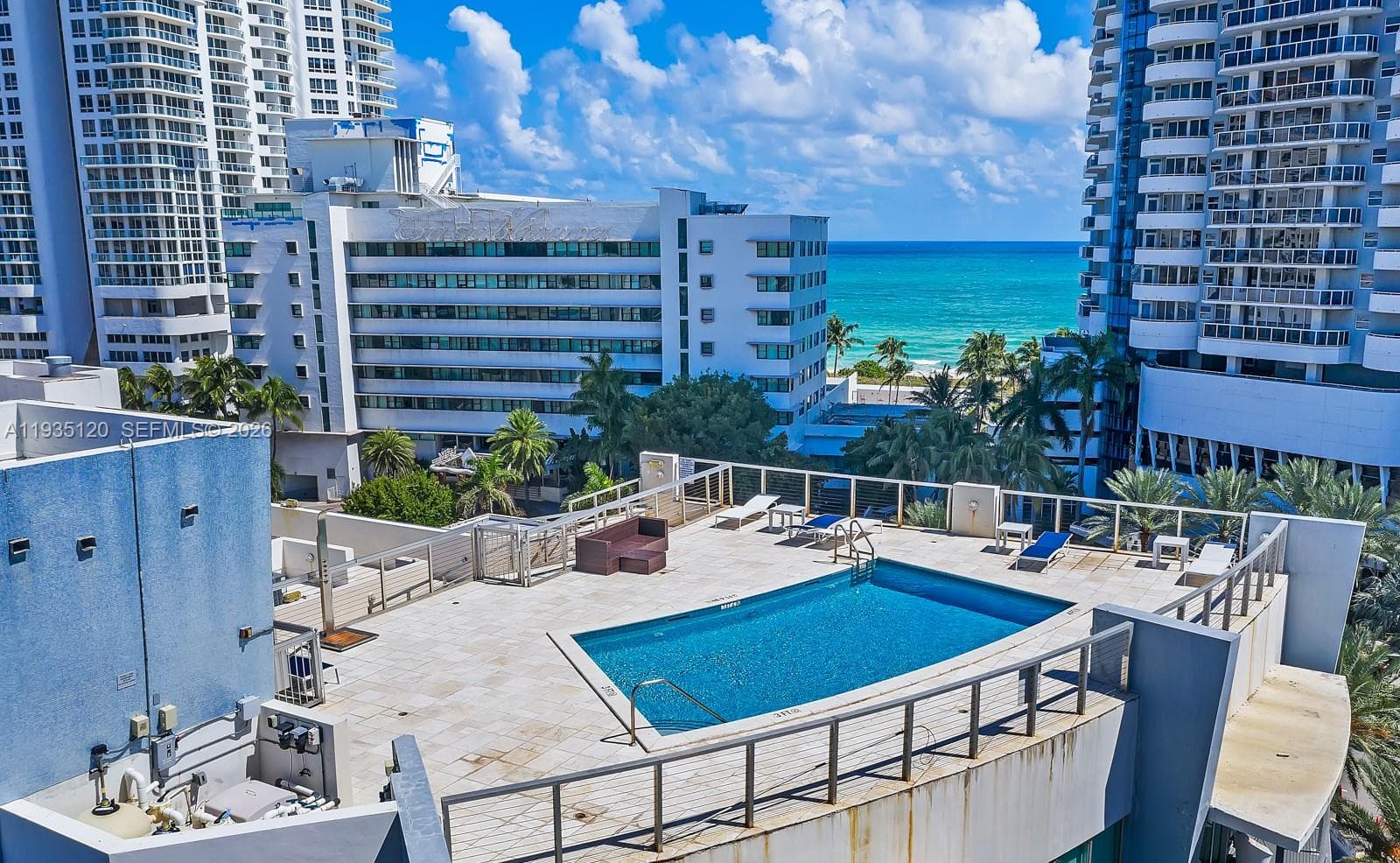A11935120 — Miami Beach — 17