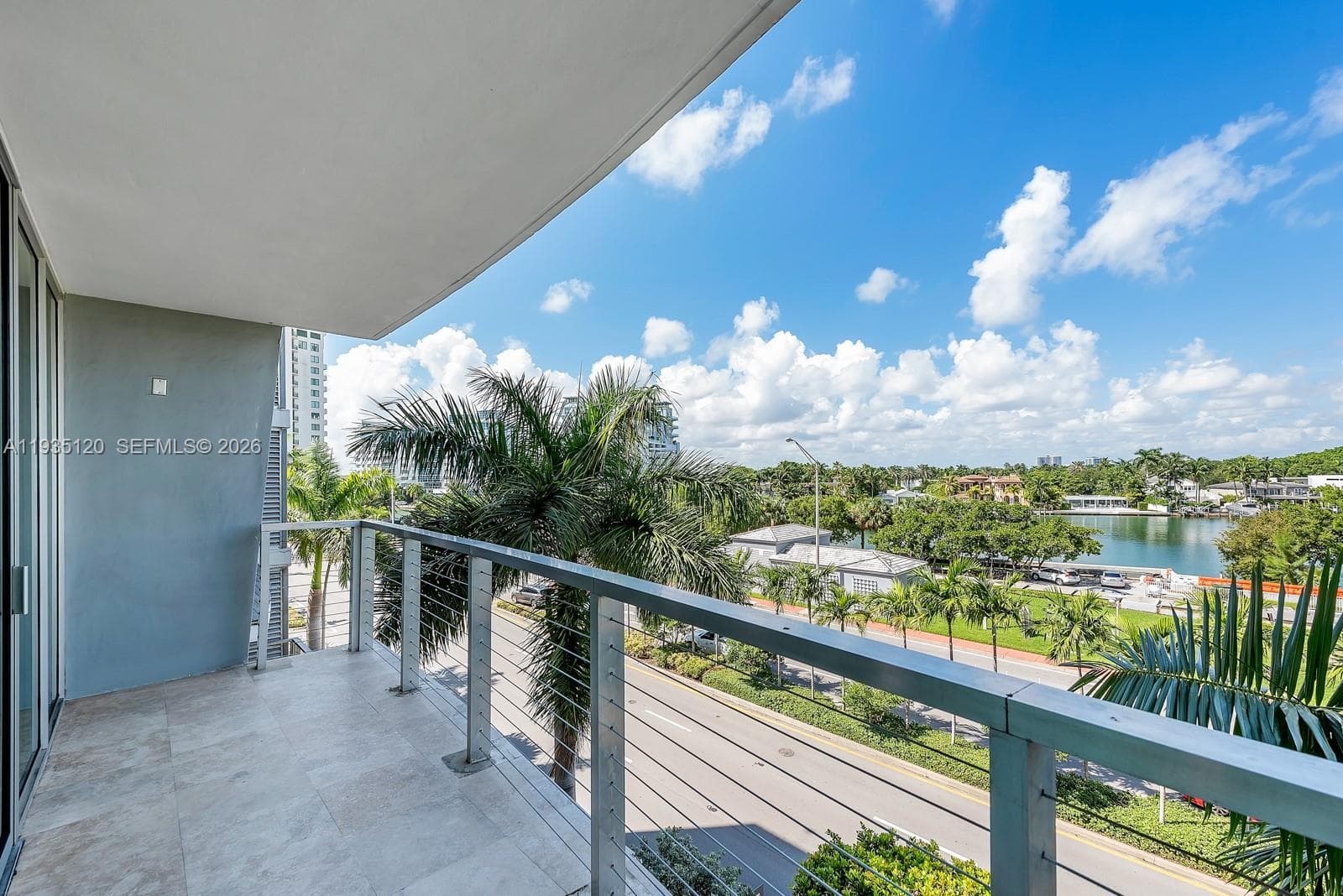 A11935120 — Miami Beach — 14