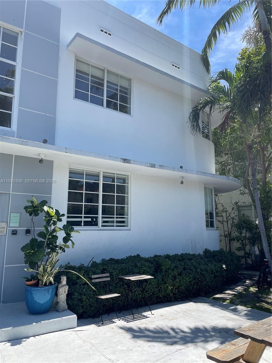 A11935306 — Miami Beach — 3