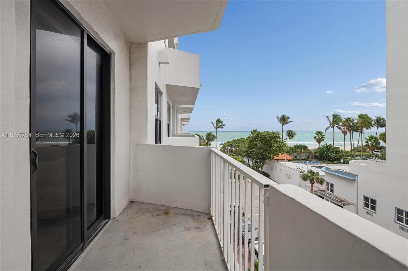 A11935794 — Miami Beach