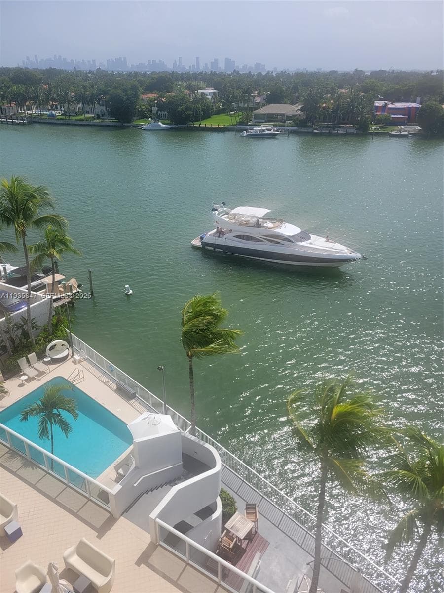 A11935847 — Miami Beach — 27