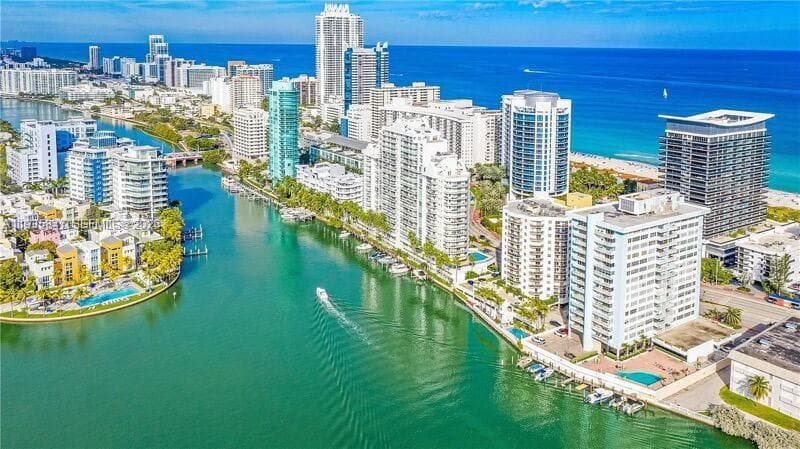 A11935847 — Miami Beach — 2