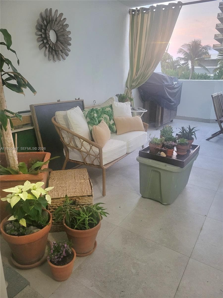 A11935847 — Miami Beach — 16