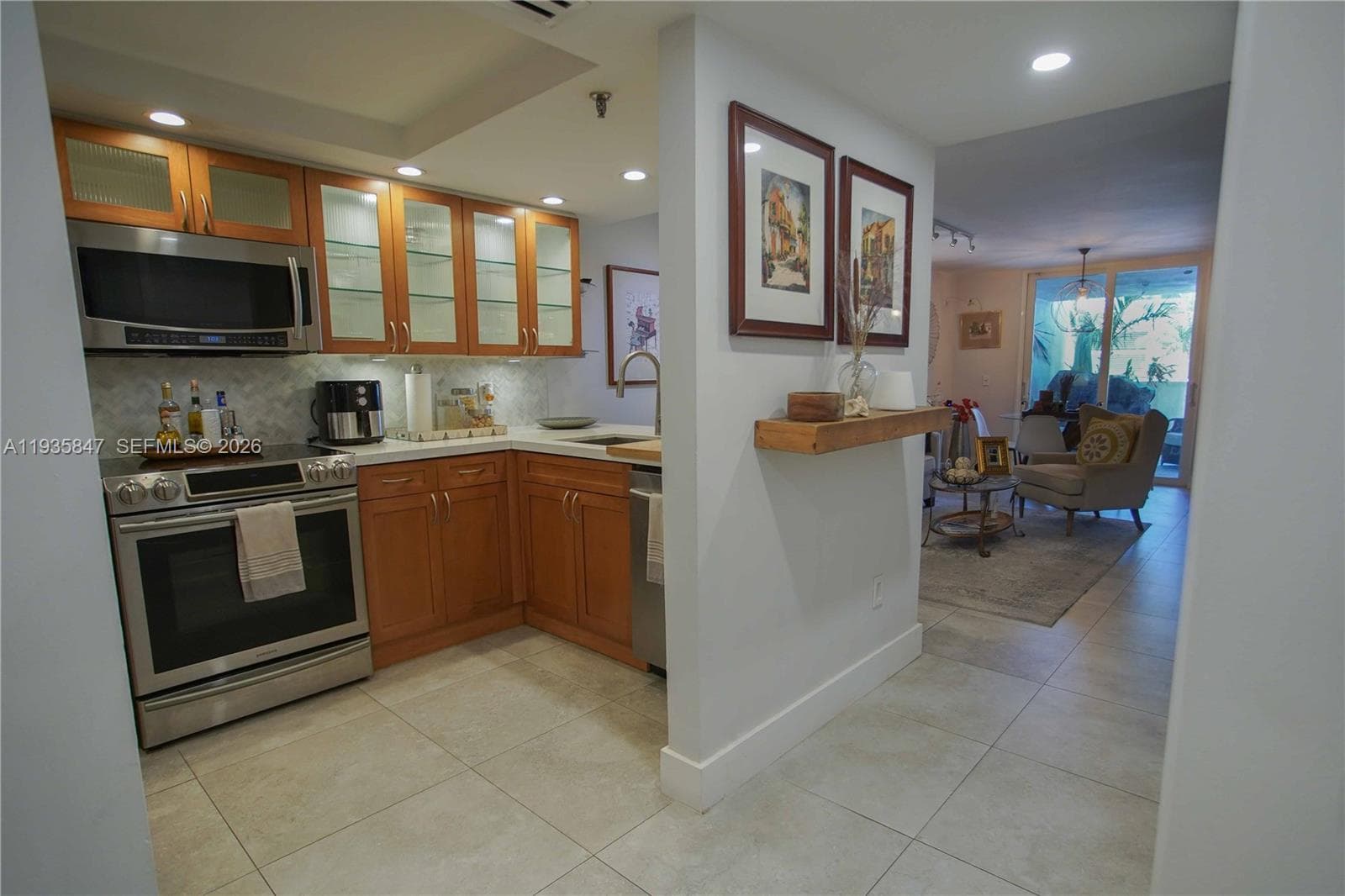 A11935847 — Miami Beach — 7