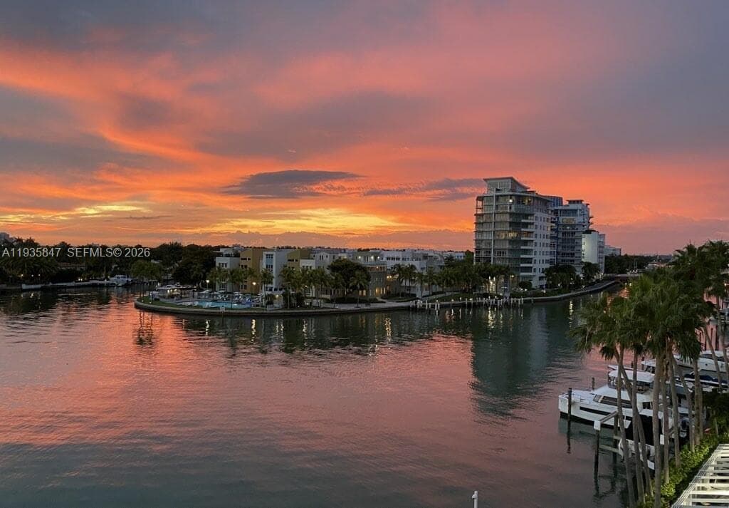 A11935847 — Miami Beach — 36