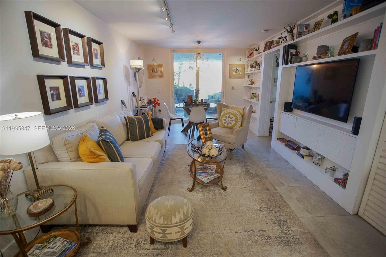 A11935847 — Miami Beach — 10