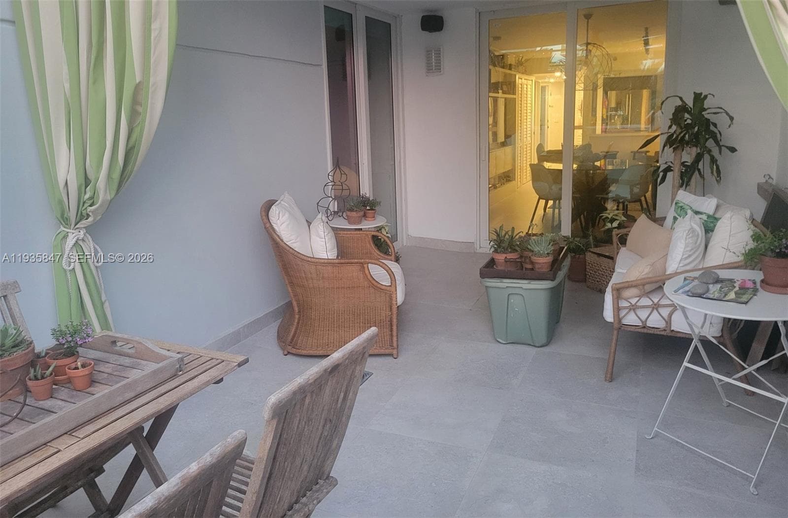 A11935847 — Miami Beach — 19