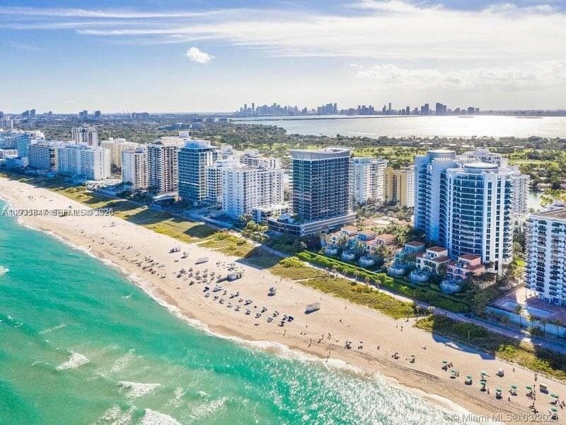 A11935847 — Miami Beach — 35