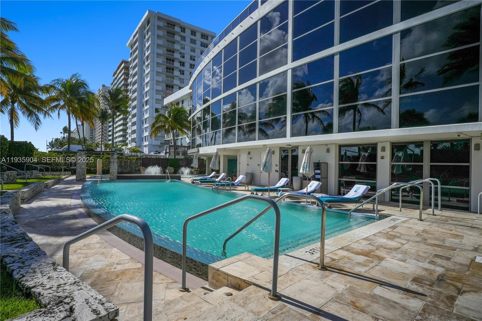A11935904 — Miami Beach — 10