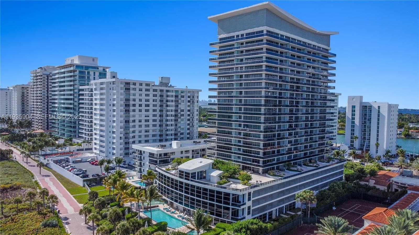A11935904 — Miami Beach — 15