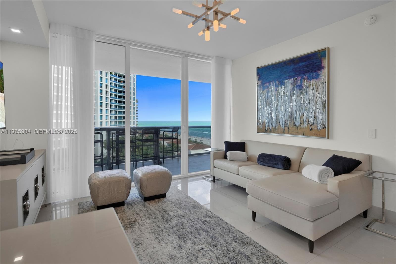 A11935904 — Miami Beach — 40